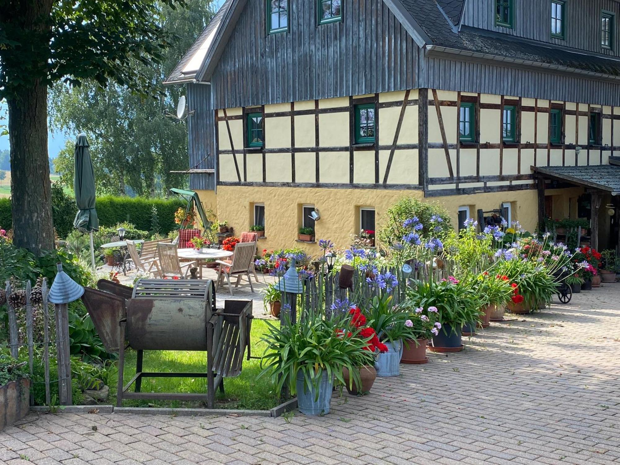 Hotel Olbernhau Mit Sauna - Kleines Landhotel Zur Ofenschenke Bagian luar foto